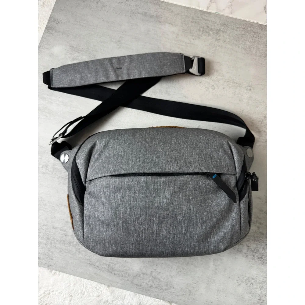 Peak Design Everyday Sling 5L Waist Bag Unisex Gray Camera Crossbody Bag